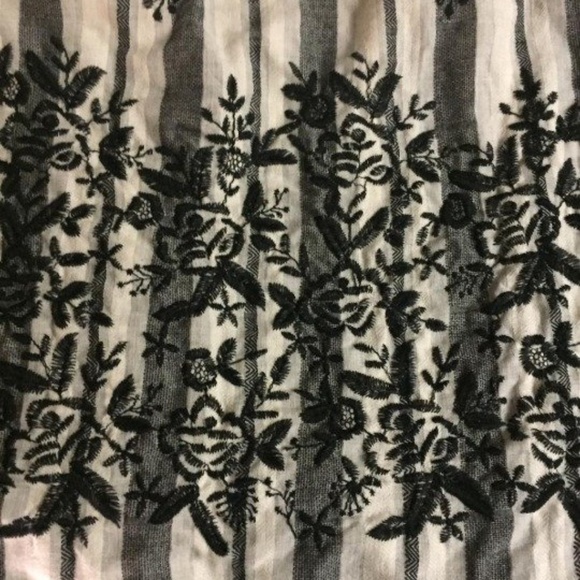 Embroidered Off the Shoulder Top - Picture 5 of 7